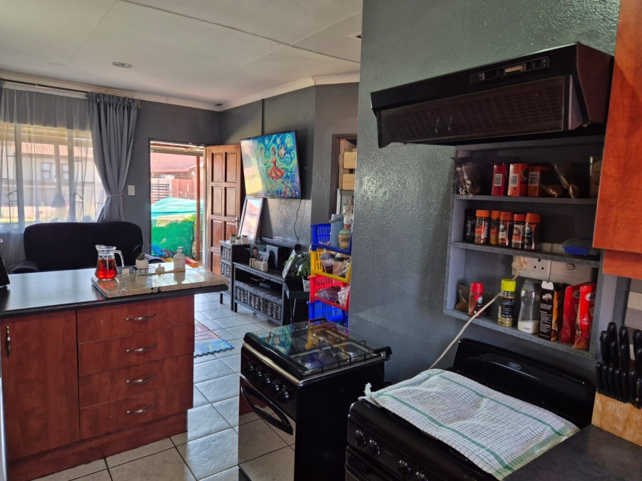 To Let 2 Bedroom Property for Rent in Kathu Northern Cape